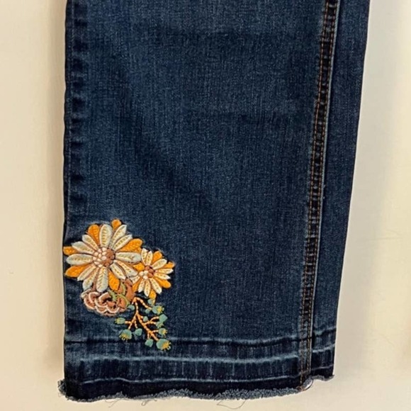 GRACE IN LA EMBROIDERED EASY FIT BOOT CUT JEANS FRAYED HEM SIZE 30 X 33 - Picture 5 of 10